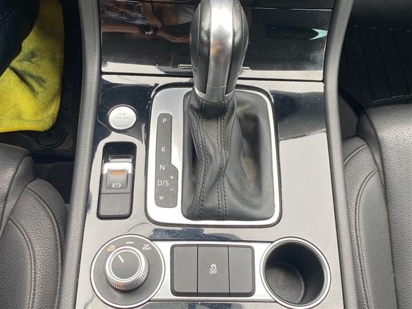 2015 Volkswagen Touareg Sport - Photo 16