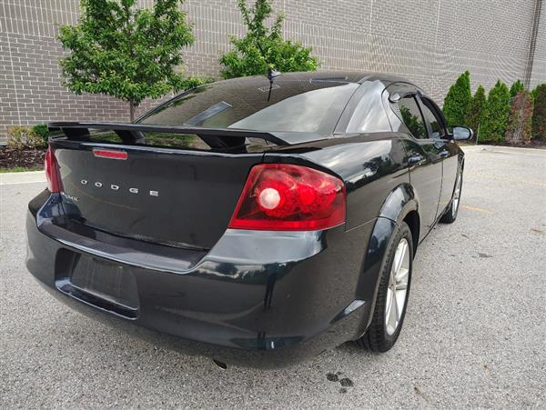 2012 Dodge Avenger SE - Photo 2