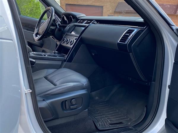 2020 Land Rover Discovery SE - Photo 11