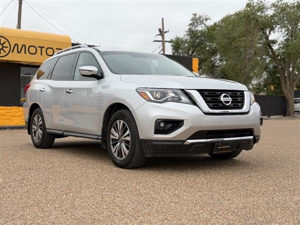 2017 Nissan Pathfinder SV 4WD's photo
