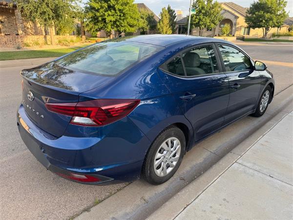 2019 Hyundai Elantra SE - Photo 5