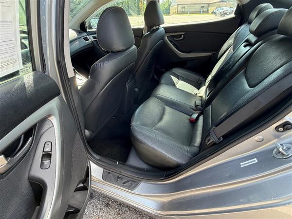 2012 Hyundai Elantra Limited - Photo 14