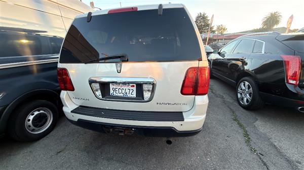 2005 Lincoln Navigator Luxury's photo