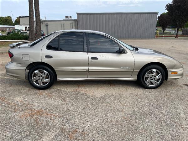 2002 Pontiac Sunfire photo 4