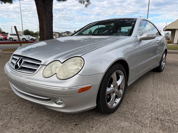 2005 Mercedes Benz CLK320