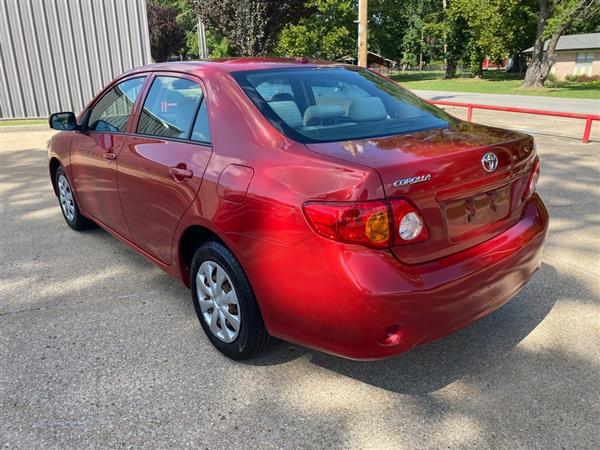 2010 Toyota Corolla LE photo 4