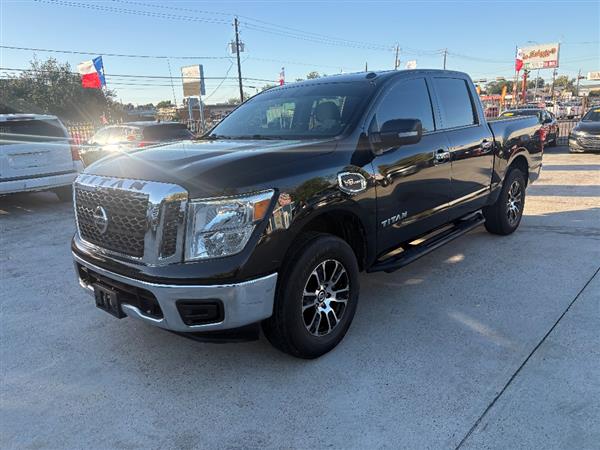 2017 Nissan Titan SV