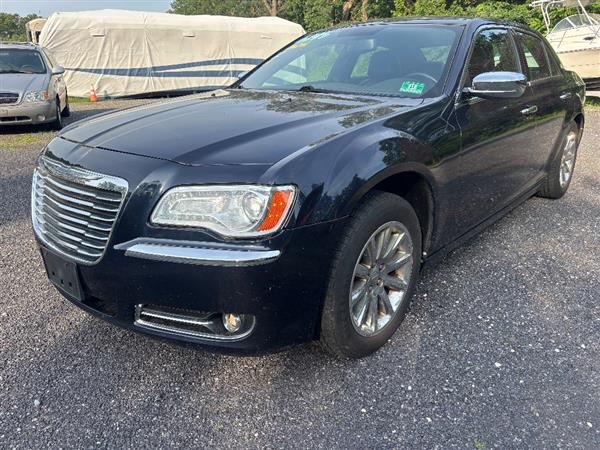 2012 Chrysler 300 Limited photo 2
