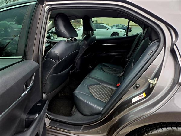 2019 Toyota Camry SE - Photo 13