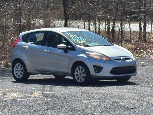 2011 Ford Fiesta SE Hatchback