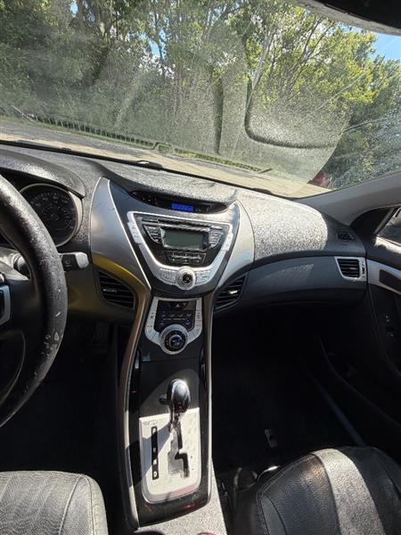 2012 Hyundai Elantra Limited - Photo 11