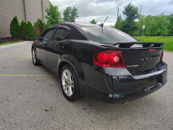 2012 Dodge Avenger SE - Photo 3