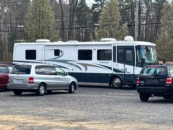 2001 Holiday Rambler Ambassador 38 PBD