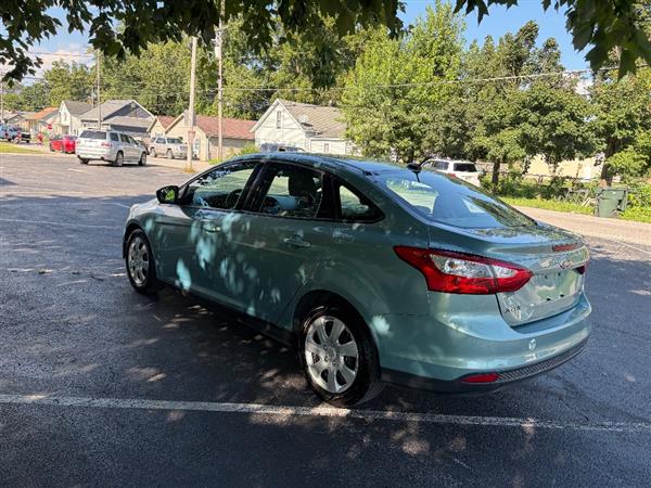 2012 Ford Focus SE - Photo 11