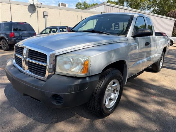 2005 Dodge Dakota ST Club Cab 2WD