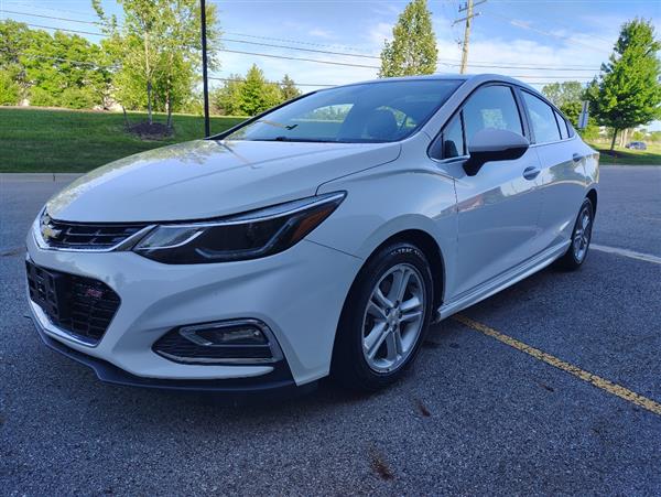 2016 Chevrolet Cruze LT - Photo 2