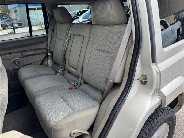 2007 Jeep Commander Sport - Photo 17