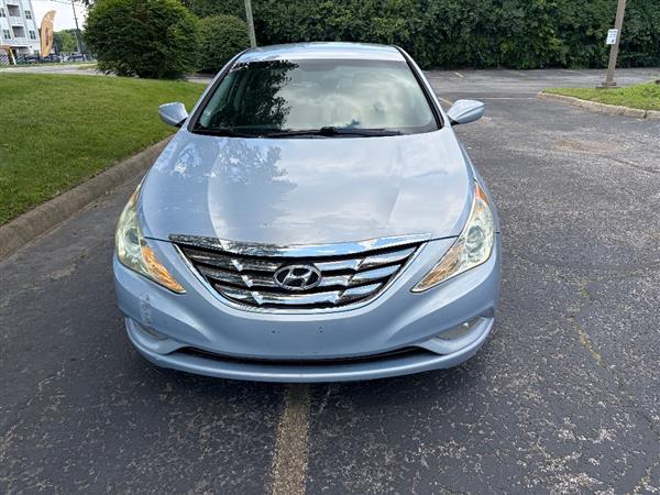 2013 Hyundai Sonata SE I4 A/T's photo