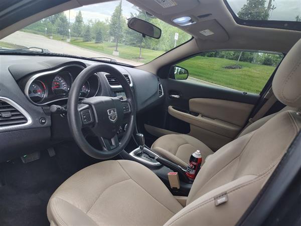 2012 Dodge Avenger SE - Photo 8