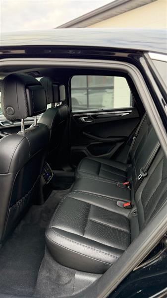2016 Porsche Macan S - Photo 11