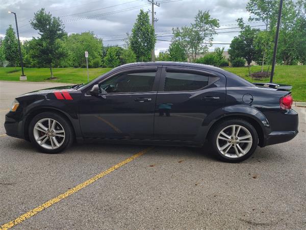 2012 Dodge Avenger SE - Photo 5