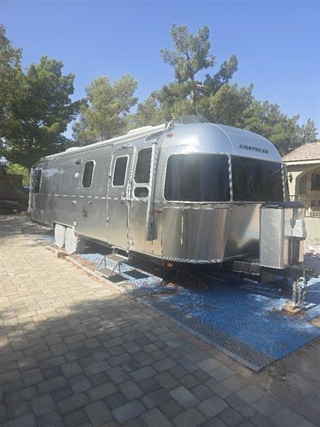 2020 Airstream Classic 30RBT