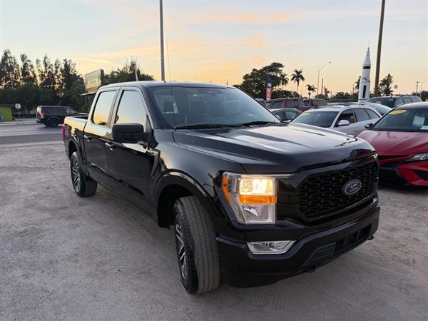 2021 Ford F-150 XL's photo