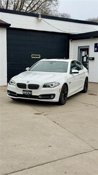 2016 BMW 5 Series 528i xDrive Sedan's photo