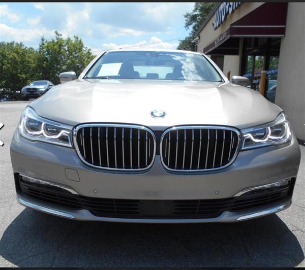 2018 BMW 7-Series 750i